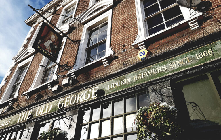 Top 10 Des Pubs Historiques de Londres – Pubs Légendaires au Riche Passé